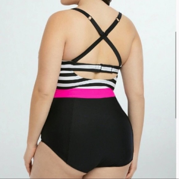 NWT Torrid black and white striped pink center halter retro pin up swimsuit - Picture 2 of 12